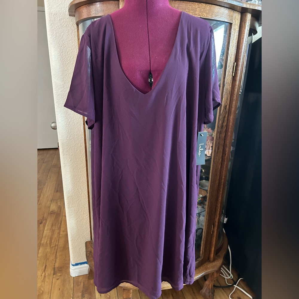 NWT Lulu’s Purple V-Neck Short Sleeve Dress